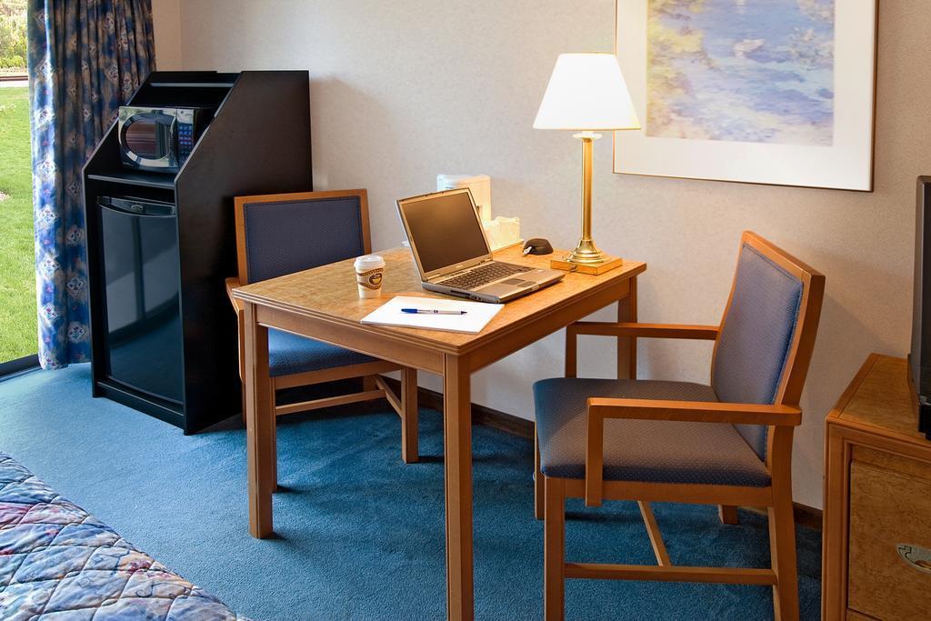 Comfort Inn Lakeshore Норт Бей Екстериор снимка